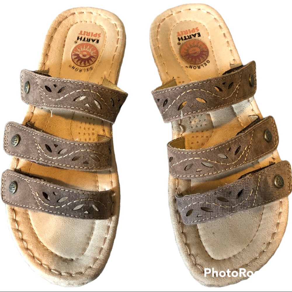 Earth Spirit Gelron adjustable strap sandals. Cushioned footbeds